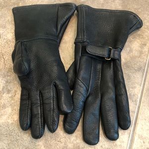 Thinsulate Black Deerskin Leather Gauntlet Glove.